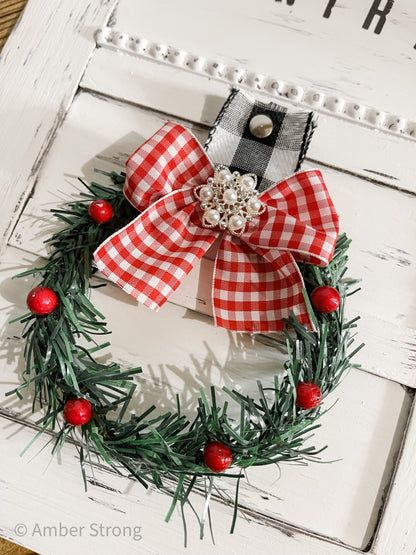 Tutorial: Decorative Door with a Christmas Wreath